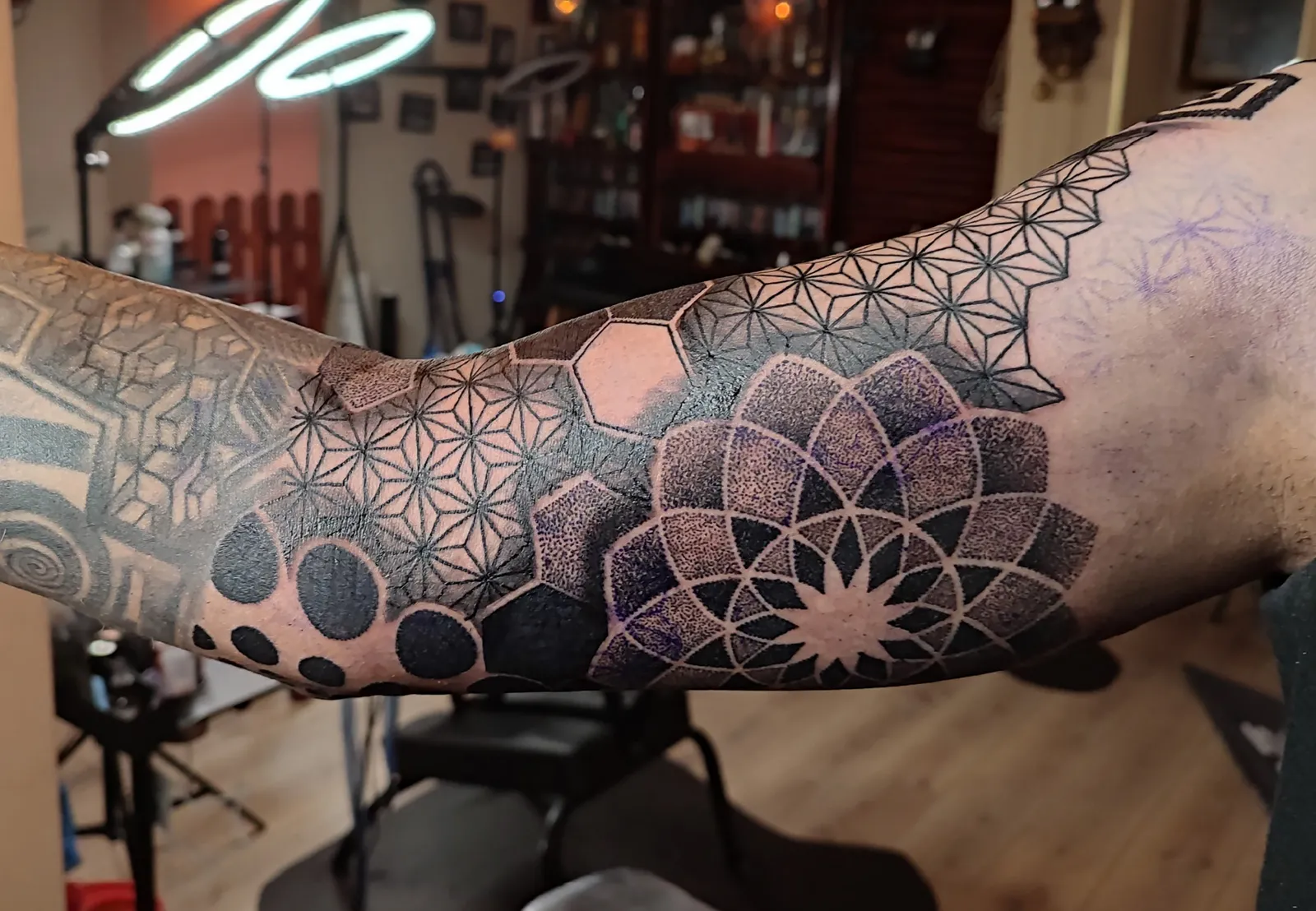 Cum sa te pregatesti pentru primul tatuaj: sfaturi esentiale inainte de sesiune