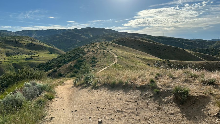 Photo mountain trails safety