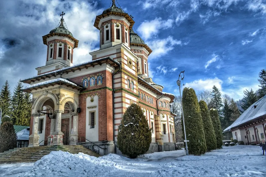 Photo Sinaia Monastery history recent studies
